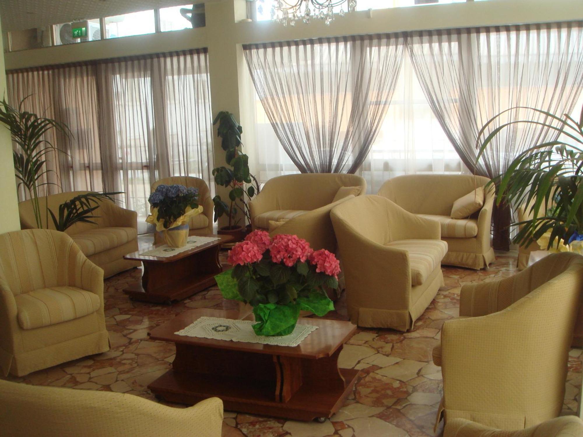 Hotel Arcade Ріміні Екстер'єр фото